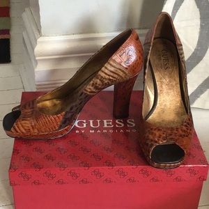 GUESS multi colored brown heels